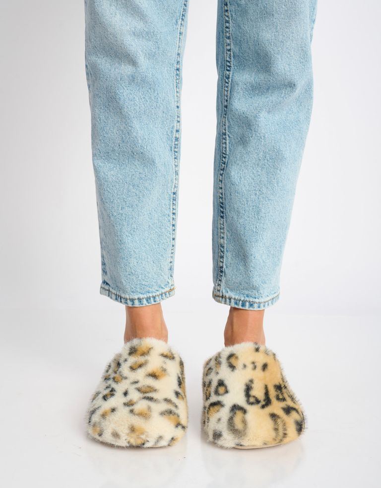 נעלי נשים - Verbenas - נעלי בית מנומרות YORK FUR - קאמל3