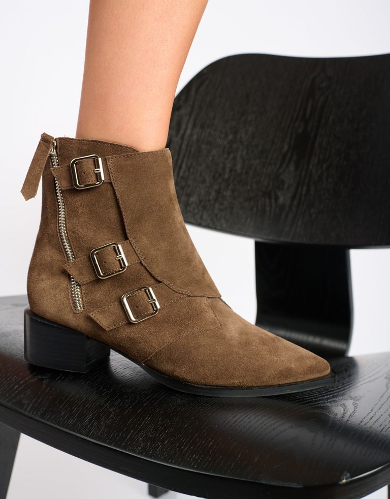 נעלי נשים - Jeffrey Campbell - מגפוני זמש DUCKI - חום כהה2