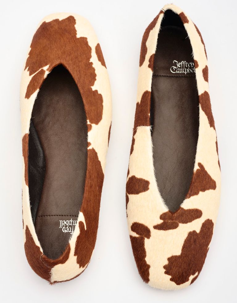 נעלי נשים - Jeffrey Campbell - נעלי סירה מפרווה FATHOM - לבן   חום4