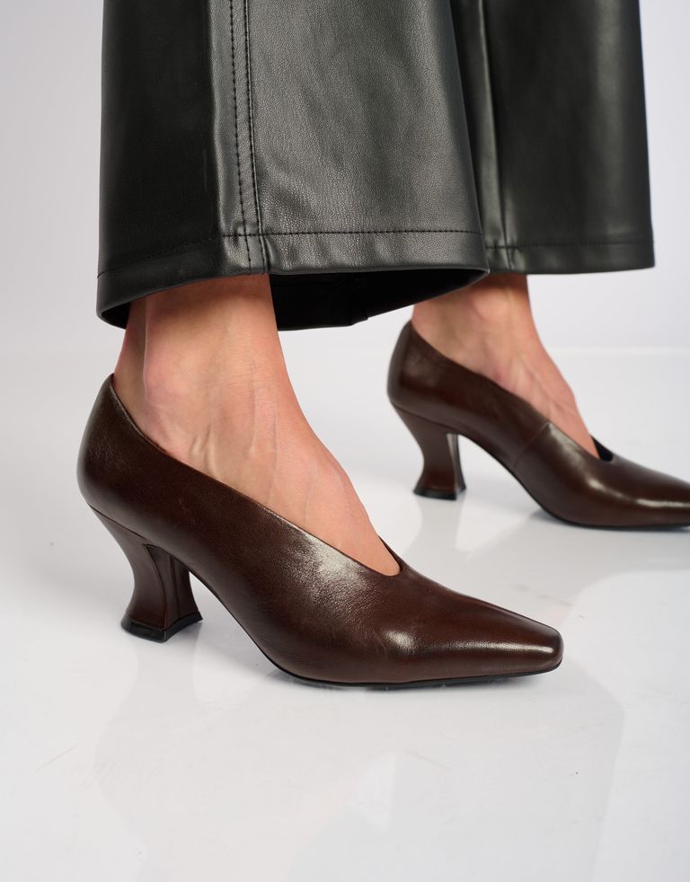 נעלי נשים - Jeffrey Campbell - נעלי סירה מעור HINTS - חום3