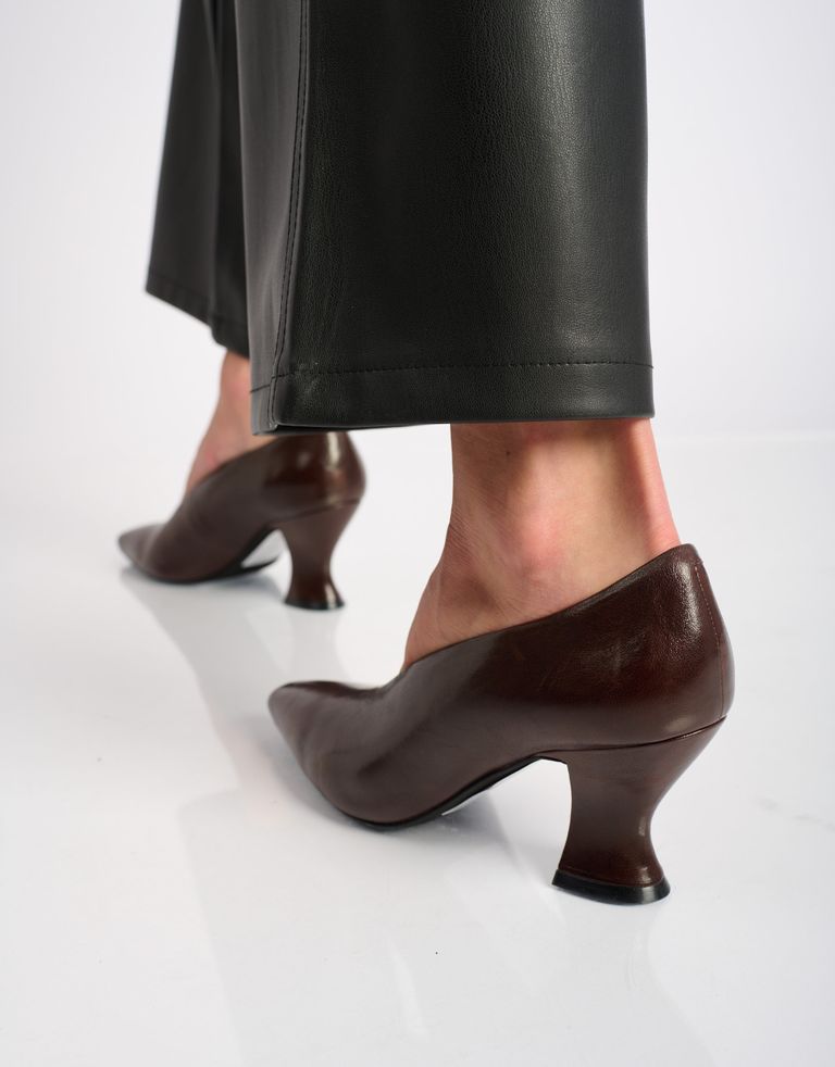 נעלי נשים - Jeffrey Campbell - נעלי סירה מעור HINTS - חום4