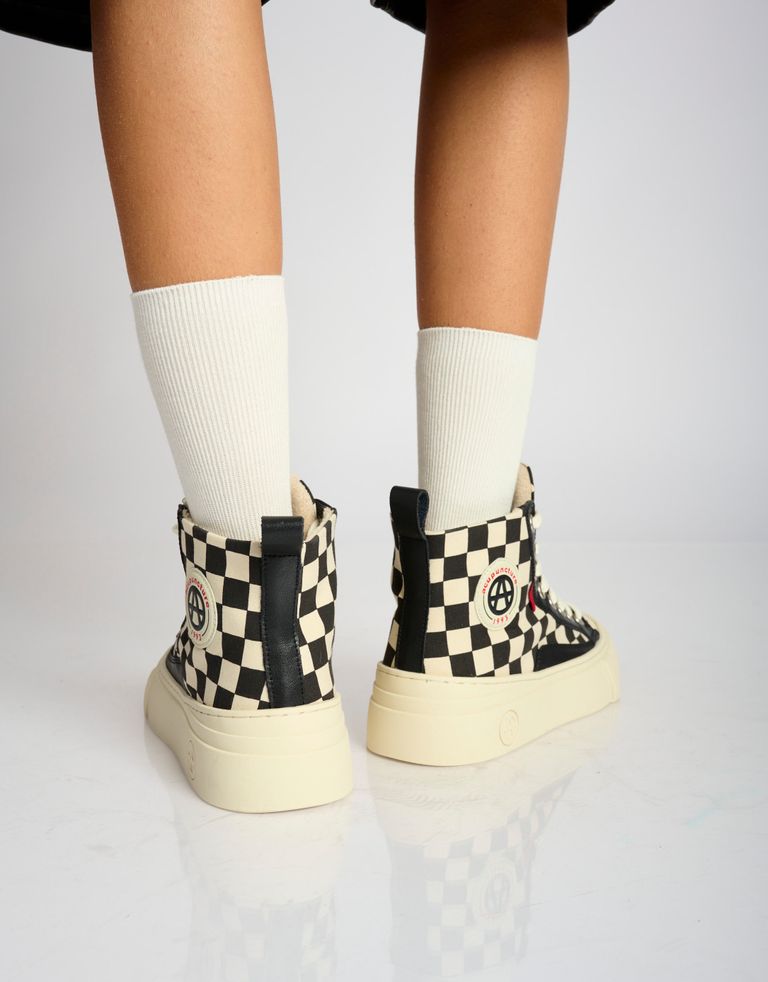 נעלי נשים - Acupuncture - סניקרס גבוהות  AFC - שחור לבן4