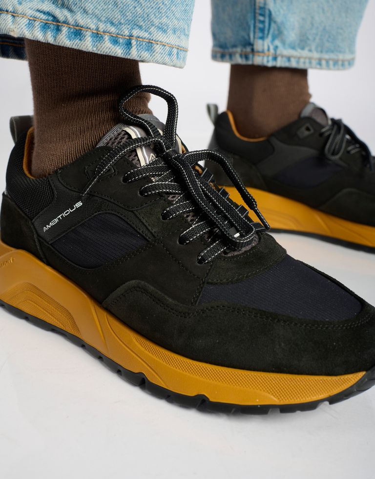 נעלי גברים - Ambitious - סניקרס זמש ובד STRIDER - שחור כתום1