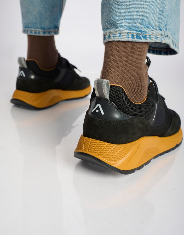 נעלי גברים - Ambitious - סניקרס זמש ובד STRIDER - שחור כתום3