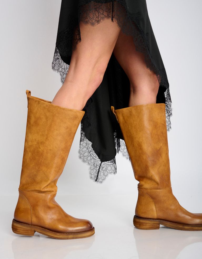 נעלי נשים - Felmini - מגפי עור CATRIN - קאמל1