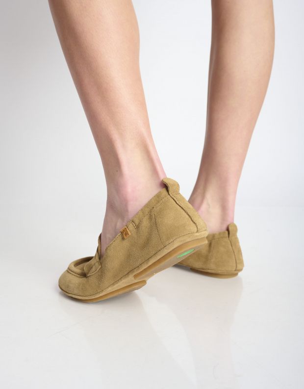 נעלי נשים - El Naturalista - מוקסינים מזמש ESSENSE - חום בהיר