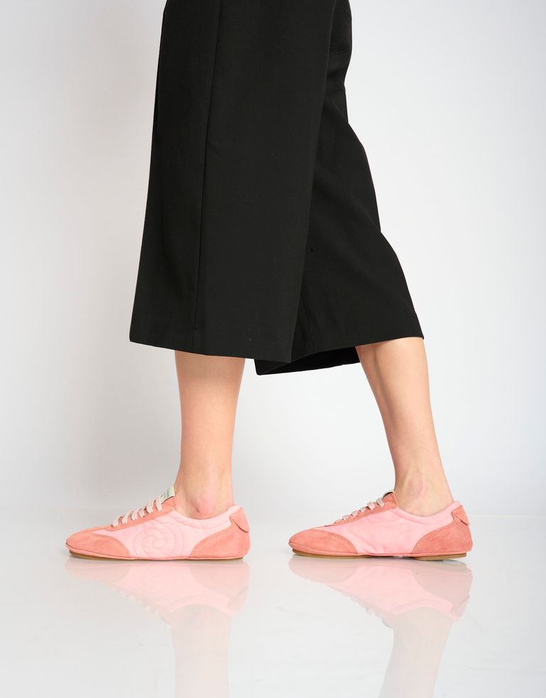 נעלי נשים - El Naturalista - סניקרס ניילון וזמש ESSENS - ורוד2