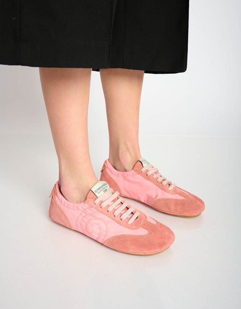 נעלי נשים - El Naturalista - סניקרס ניילון וזמש ESSENS - ורוד3