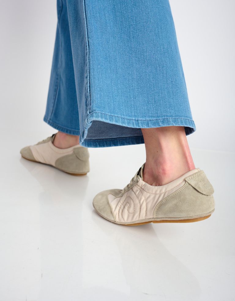 נעלי נשים - El Naturalista - סניקרס ניילון וזמש ESSENS - בז'4