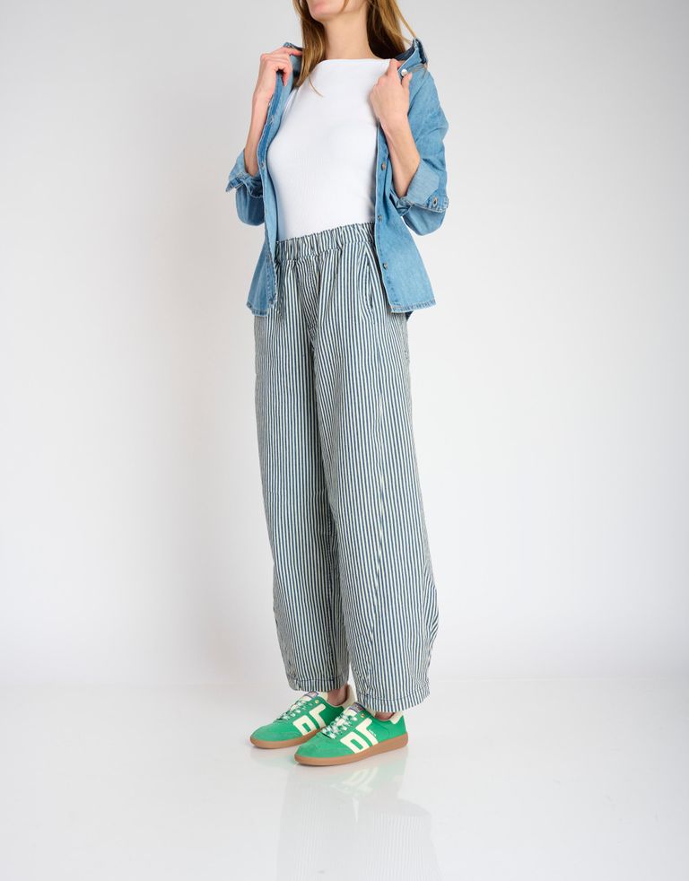 נעלי נשים - BACK 70 - סהיקרס בד וזמש GHOST - ירוק4