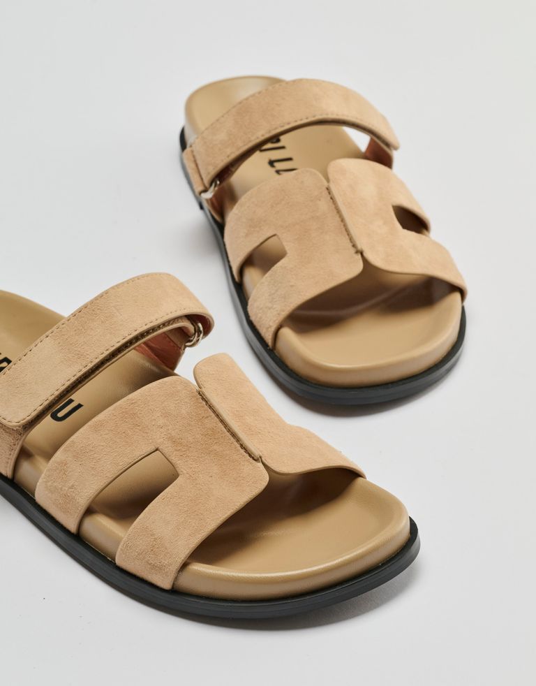 נעלי נשים - Bibi lou - כפכפים שטוחים מזמש MINDY - בז'1