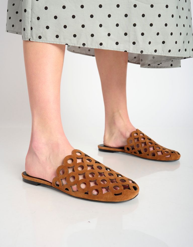 נעלי נשים - Bibi lou - כפכפי מיולז מזמש ORIBU - חום בהיר4