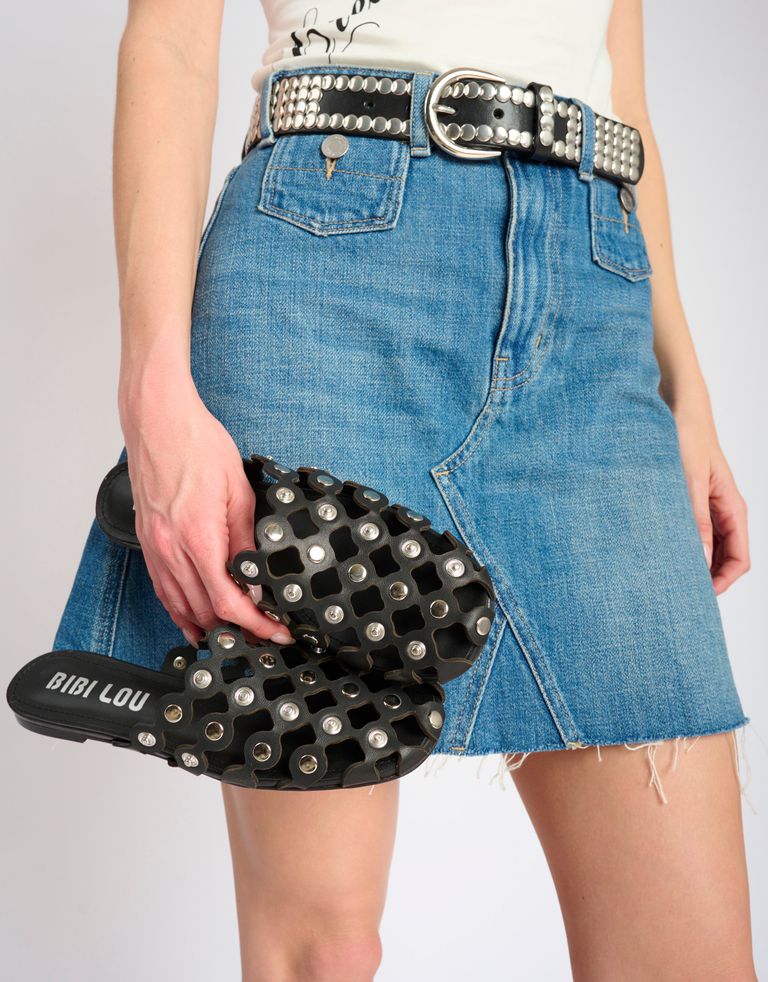 נעלי נשים - Bibi lou - כפכפי מיולז עם ניטים ALEX - שחור4