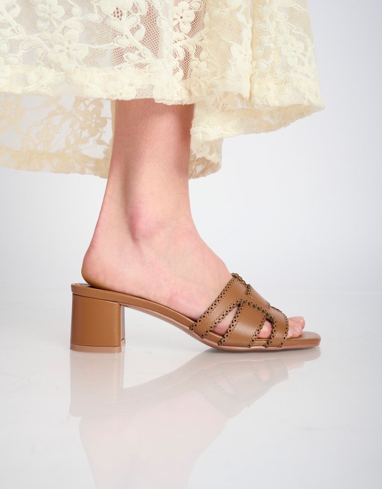 נעלי נשים - Bibi lou - כפכפי עקב HOLLY - חום בהיר4