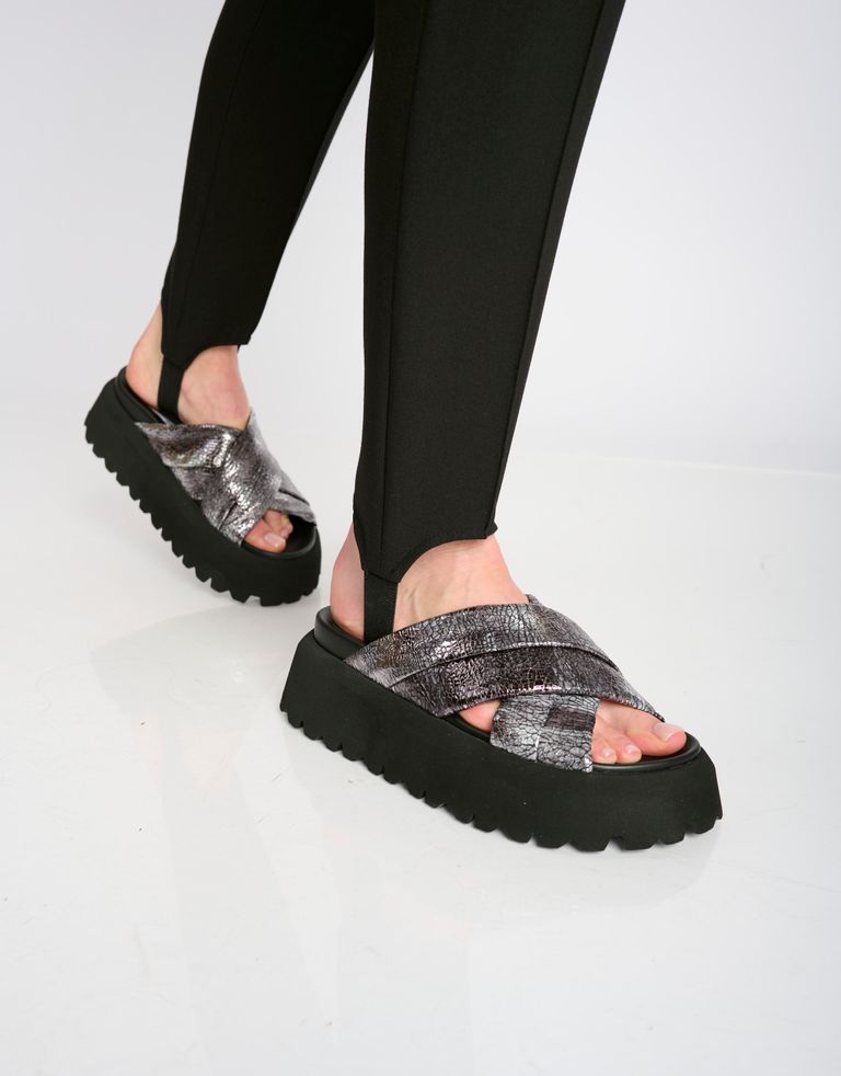 נעלי נשים - Yuko Imanishi - כפכפי פלטפורמה איקס MIA - כסף3