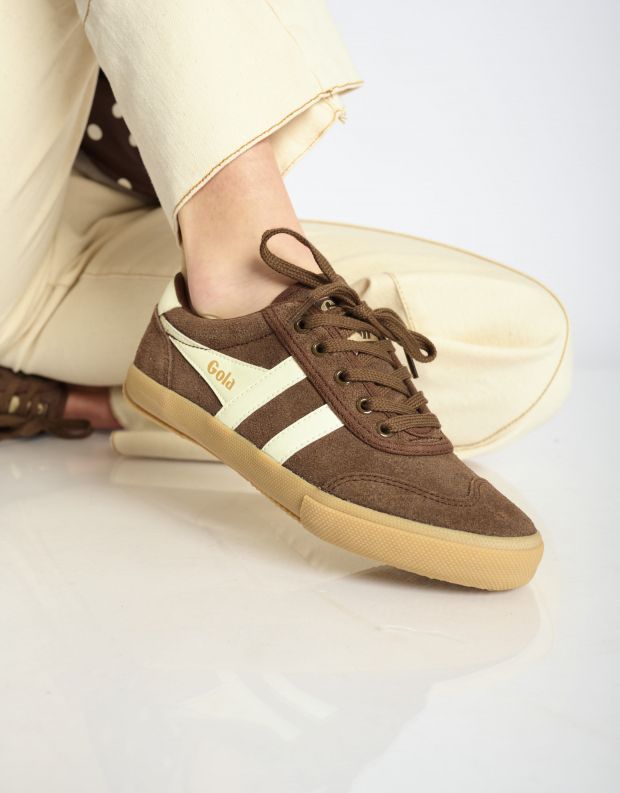 נעלי נשים - Gola - סניקרס זמש BADMINTON - חום