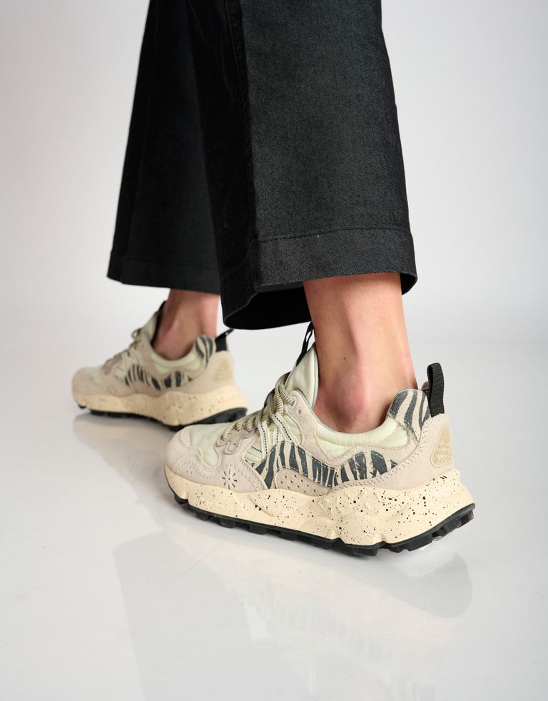 נעלי נשים - Flower Mountain - סניקרס מנומרות YAMANO - זברה2