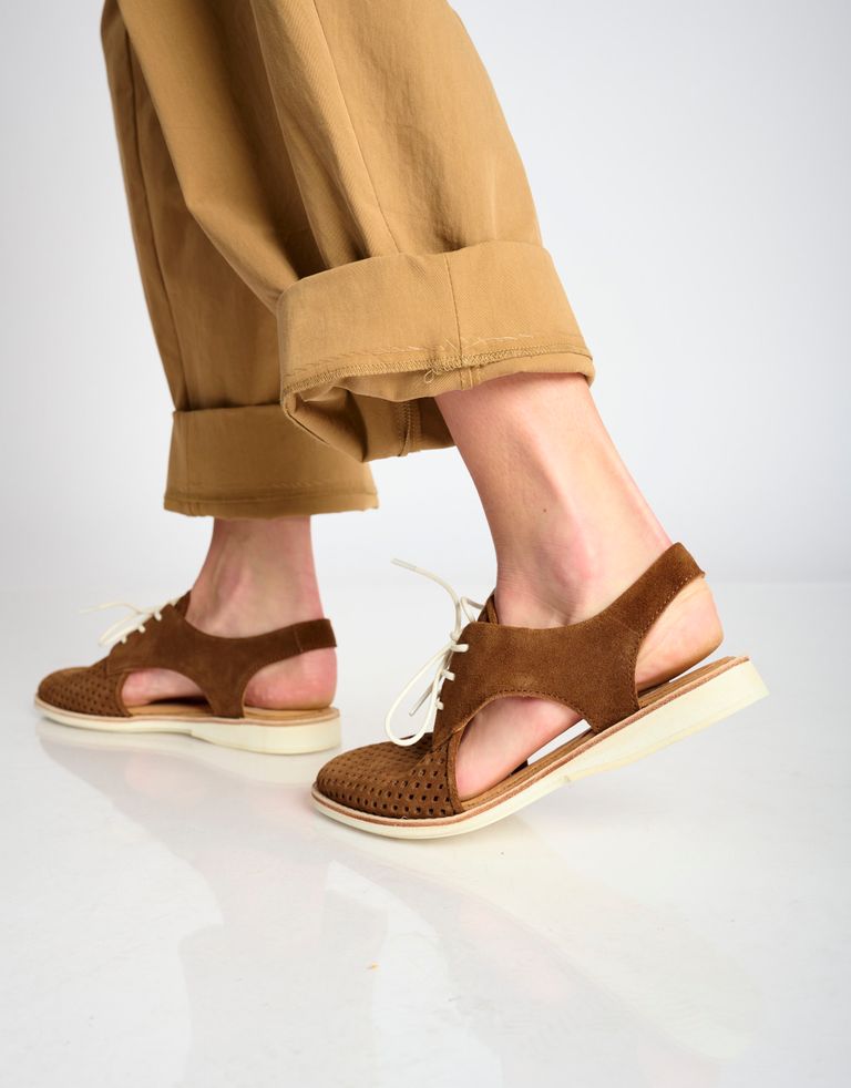 נעלי נשים - Rollie - סנדלי זמש SLINGBACK  PUNC - חום כהה4