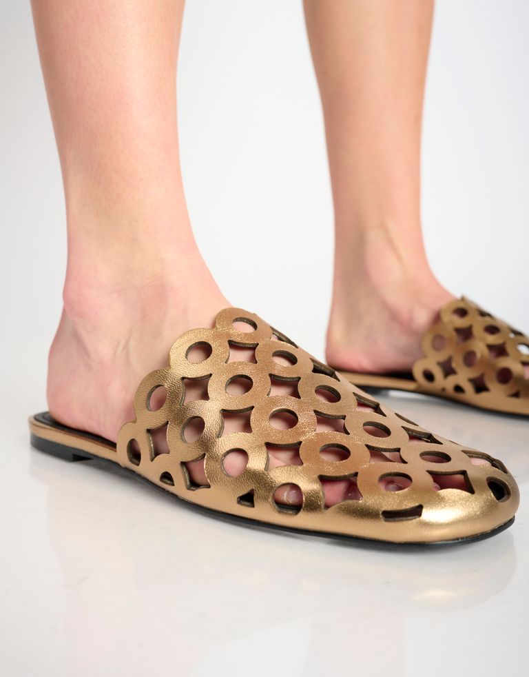 נעלי נשים - Bibi lou - כפכפי מיולז מעור ORIBU - ברונזה4