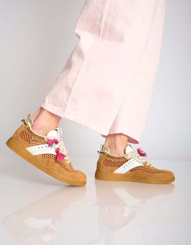 נעלי נשים - A.S. 98 - סניקרס  מחוררות OAKLEY - קאמל4