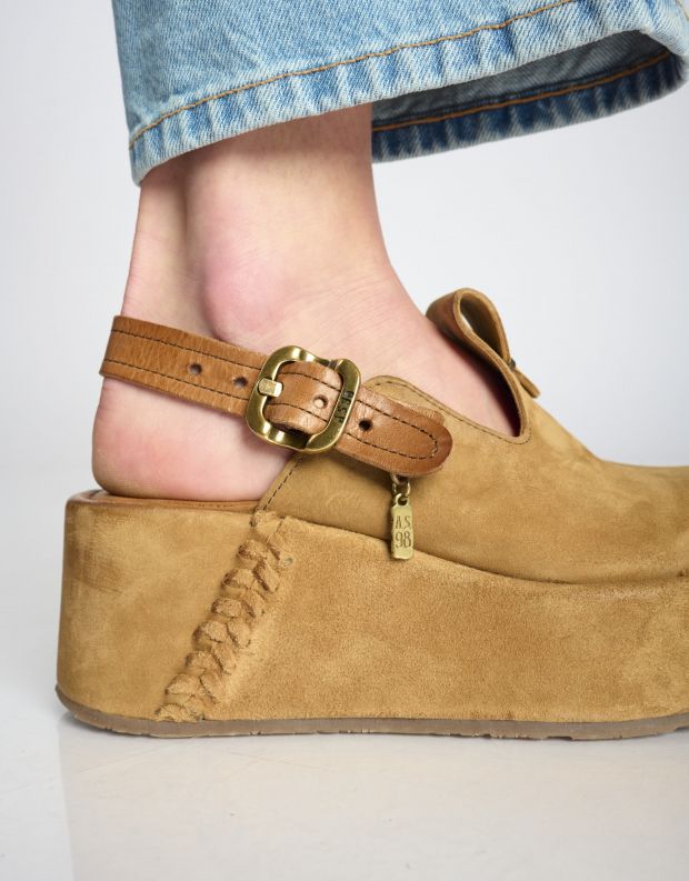 נעלי נשים - A.S. 98 - כפכפים עם אבזם MANOLA - חום בהיר