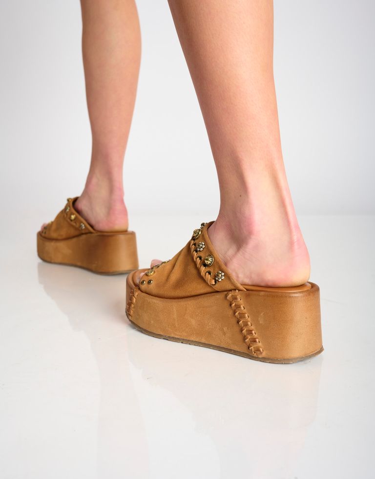 נעלי נשים - A.S. 98 - כפכפי פלטפורמה MANOLA - חום בהיר1