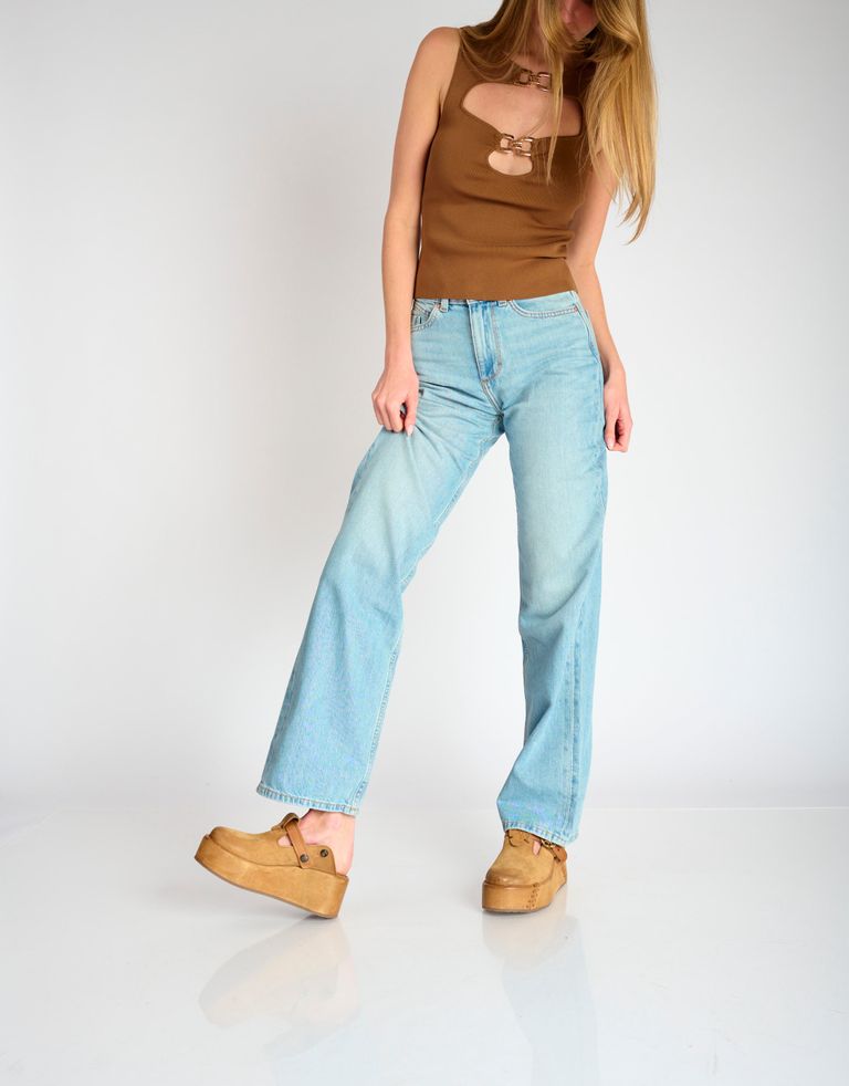 נעלי נשים - A.S. 98 - כפכפים עם אבזם MANOLA - חום בהיר2