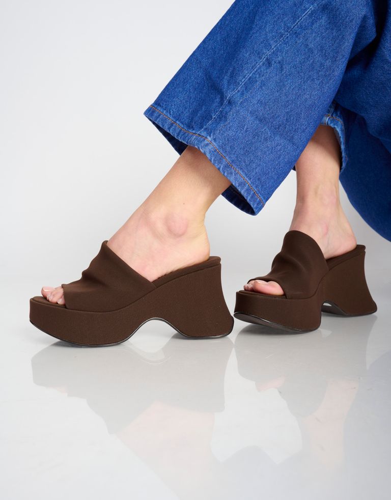 נעלי נשים - Jeffrey Campbell - כפכפי פלטפורמה מבד  6TEEN - חום1