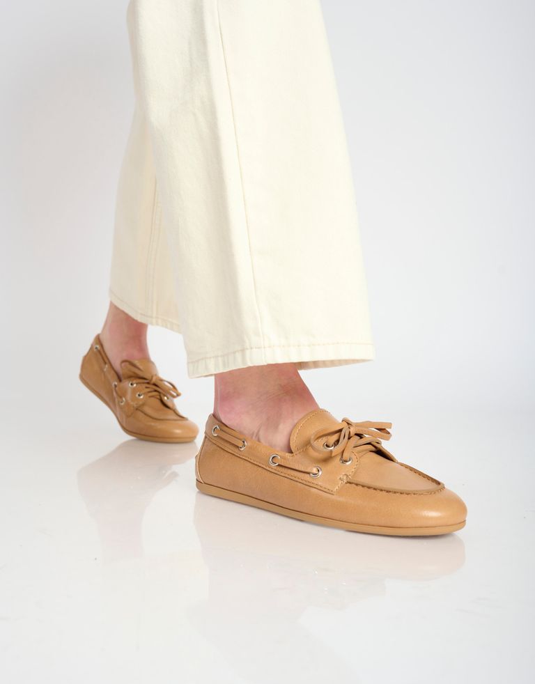 נעלי נשים - Jeffrey Campbell - נעלי מוקסין מעור BOAST - בז'3