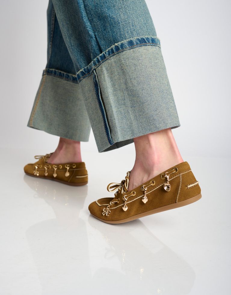 נעלי נשים - Jeffrey Campbell - מוקסינים BOAST קישוטים - חום4