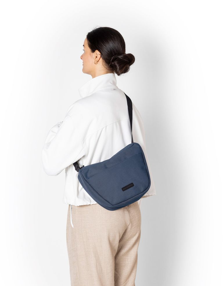 נעלי נשים - Ucon Acrobatics - תיק צד ADAM MINI ORIGINAL - כחול4