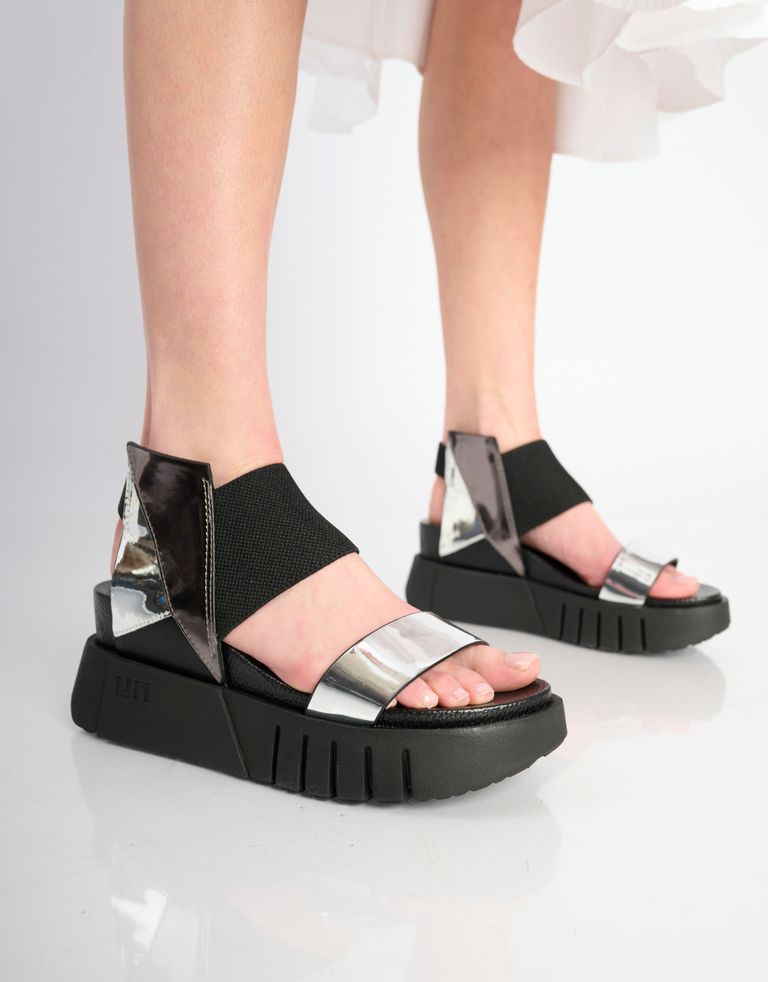 נעלי נשים - United Nude - סנדלים DELTA RUN 3D - שחור   כסף3