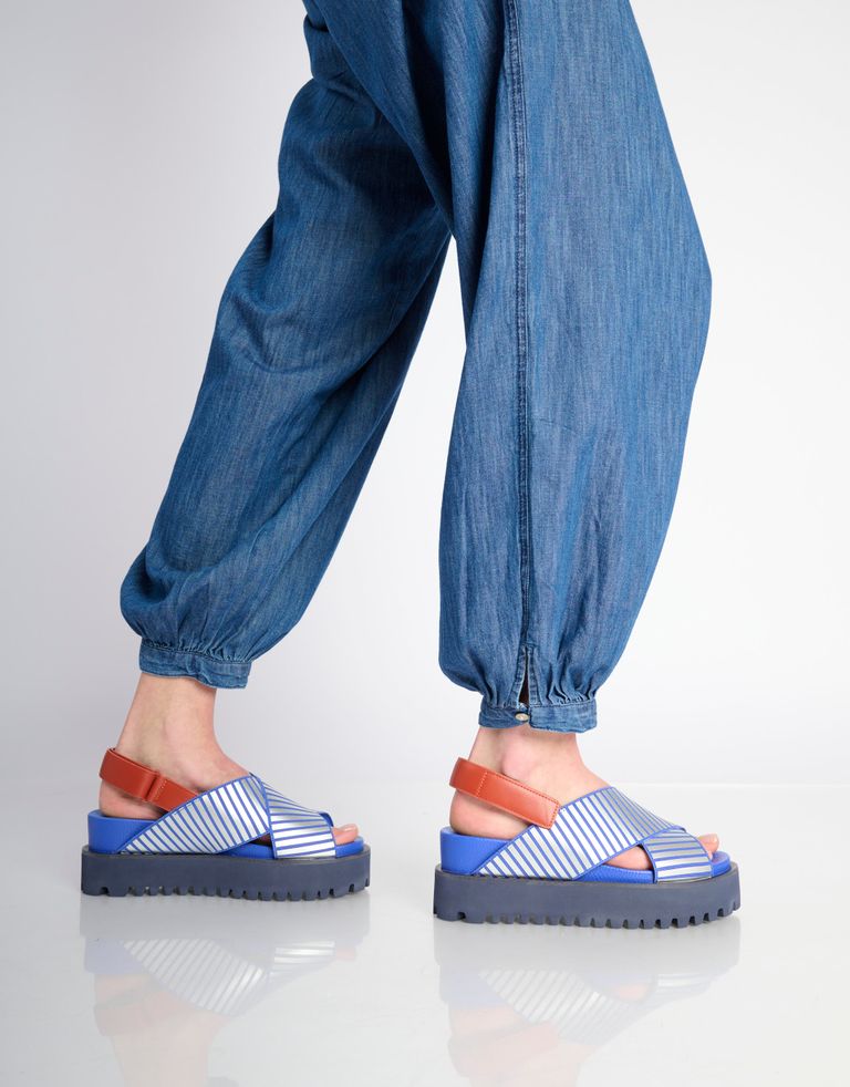 נעלי נשים - United Nude - סנדלי X פלטפורמה RICO - סגול   אדום1