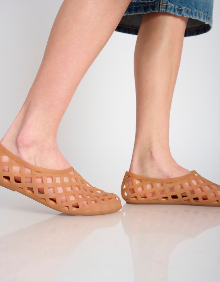 נעלי נשים - Jeffrey Campbell - נעלי גומי JELLZ - ניוד1