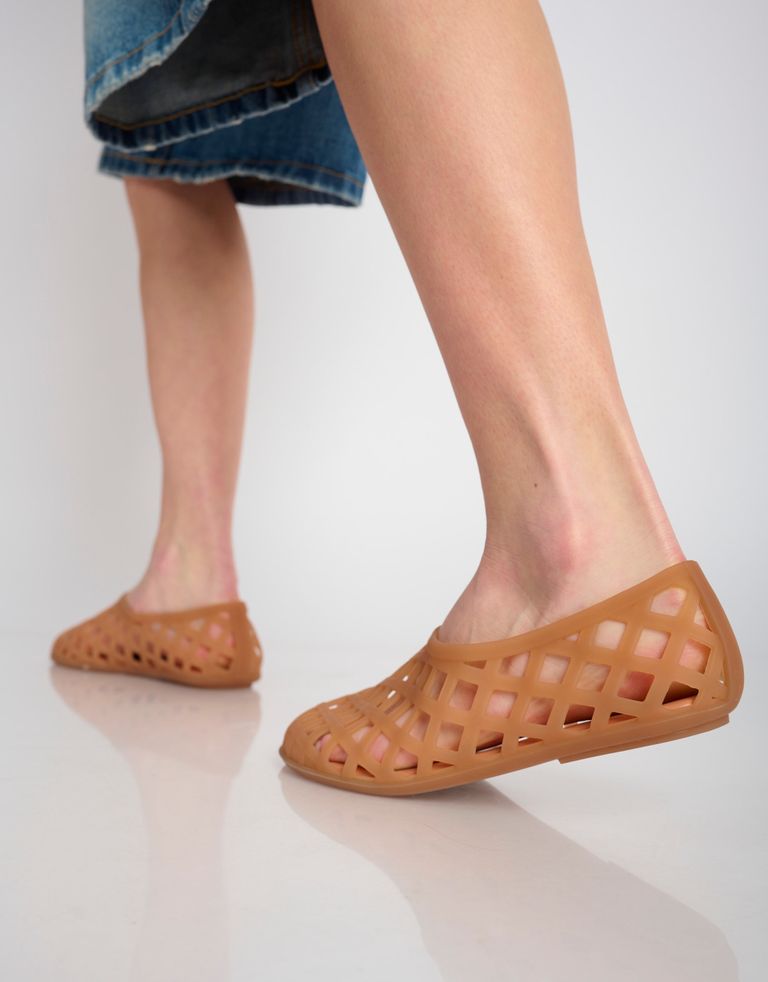 נעלי נשים - Jeffrey Campbell - נעלי גומי JELLZ - ניוד4