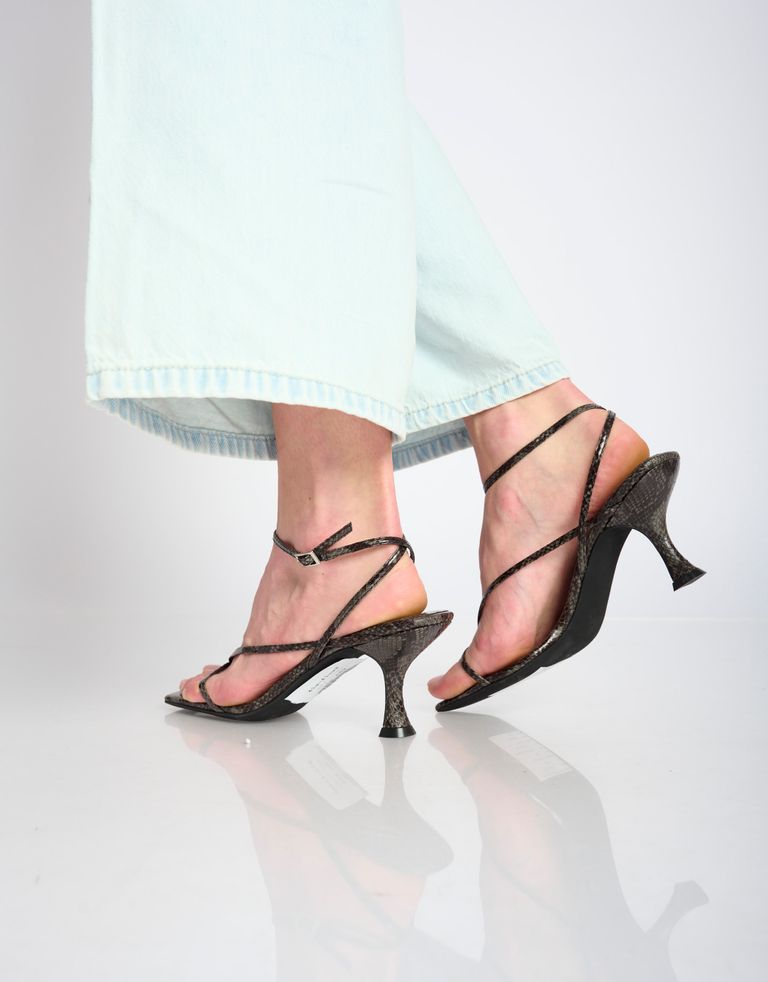 נעלי נשים - Jeffrey Campbell - סנדלי עקב FLUXX SNAKE - אפור נחש4