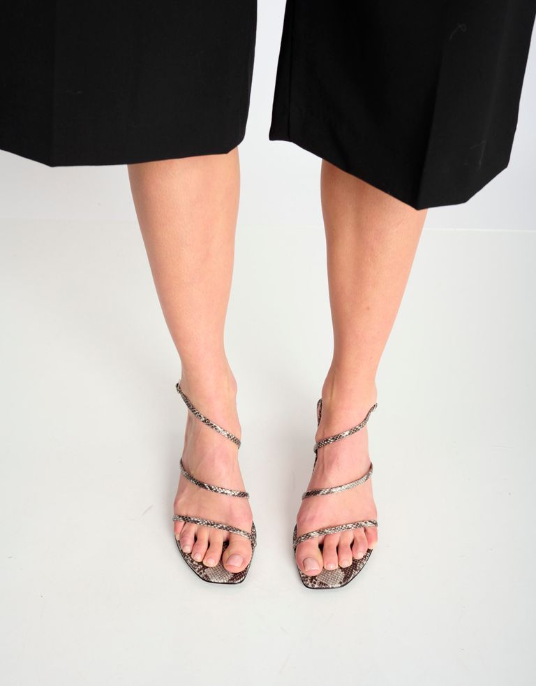 נעלי נשים - Jeffrey Campbell - סנדלי עקב HALCYON - אפור נחש1