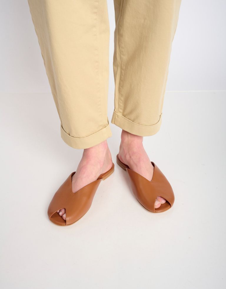 נעלי נשים - Jeffrey Campbell - כפכפכים שטוחים INDWELL - חום בהיר2