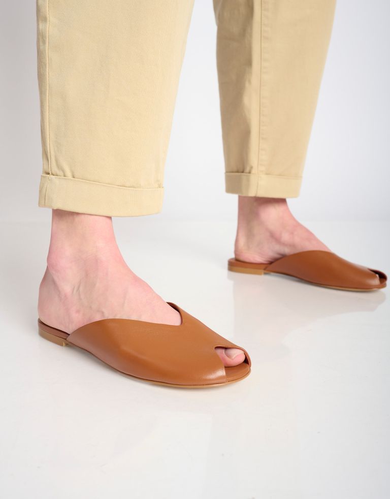 נעלי נשים - Jeffrey Campbell - כפכפכים שטוחים INDWELL - חום בהיר4