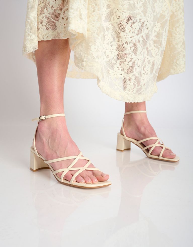 נעלי נשים - Jeffrey Campbell - סנדלי עקב ISABELA - אופוויט1