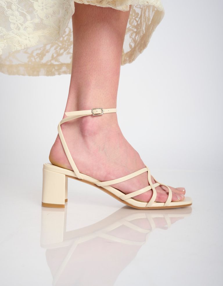 נעלי נשים - Jeffrey Campbell - סנדלי עקב ISABELA - אופוויט2