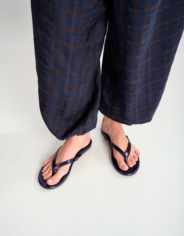 נעלי נשים - Jeffrey Campbell - כפכפים שטוחים מטאליים KIE - כחול3