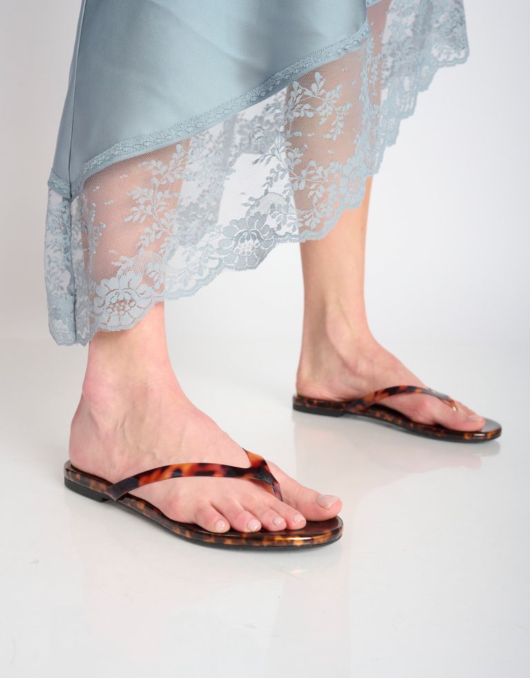 נעלי נשים - Jeffrey Campbell - כפכפים שטוחים מטאליים KIE - נמר4