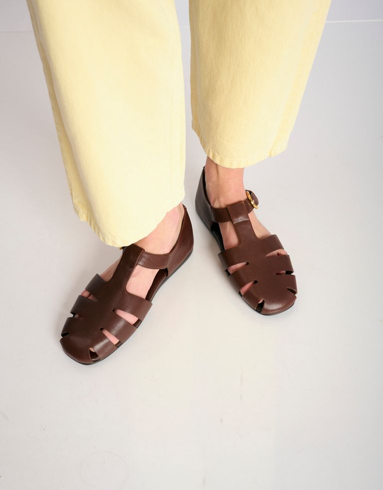 נעלי נשים - Jeffrey Campbell - סנדלים שטוחים THEORIZE - חום כהה3