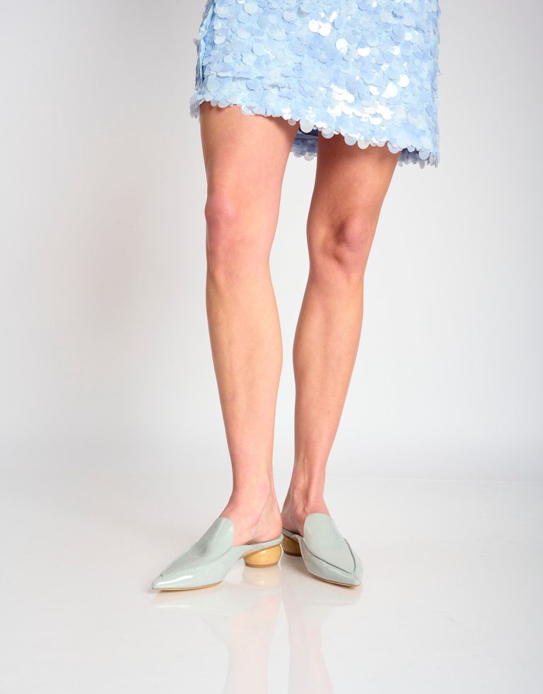 נעלי נשים - Jeffrey Campbell - כפכפי מיולז VIONIT מבריק - אפור בהיר1