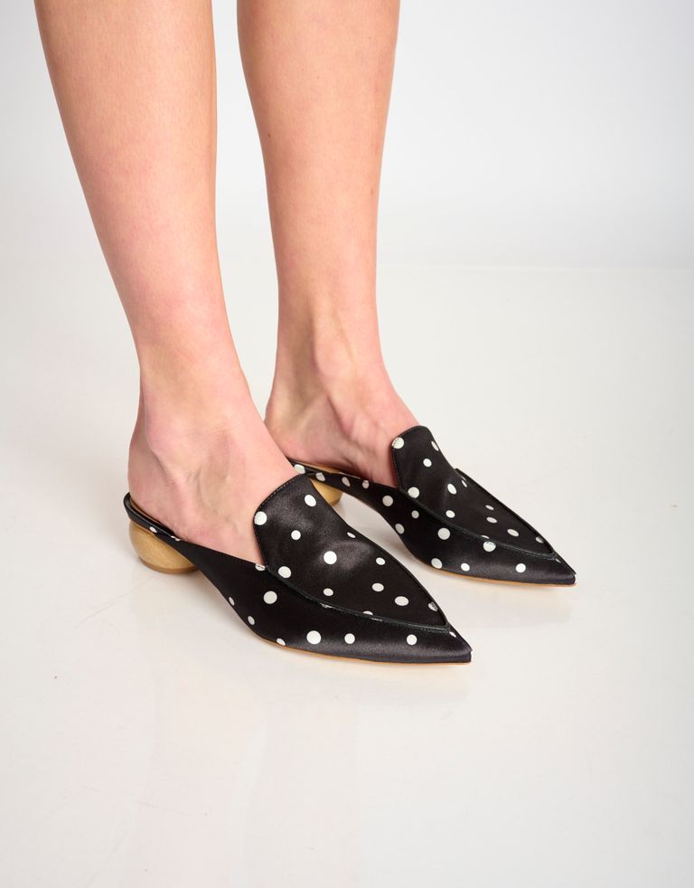 נעלי נשים - Jeffrey Campbell - כפכפי בד VIONIT  נקודות - שחור1