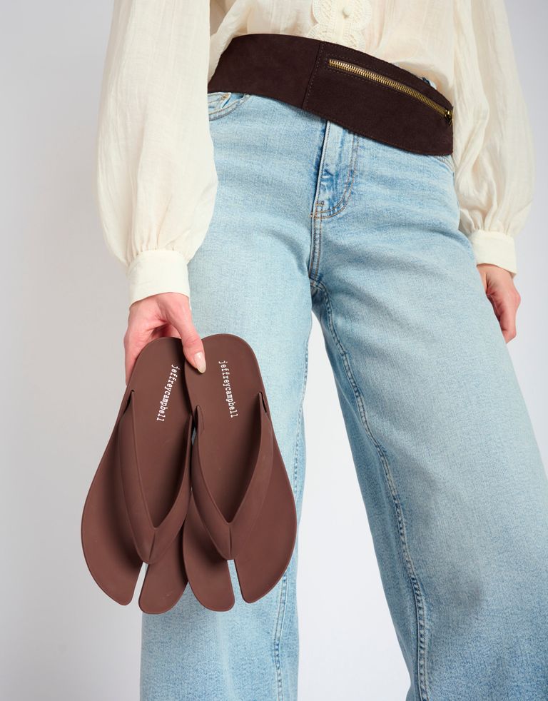 נעלי נשים - Jeffrey Campbell - כפכפי גומי ZORI - חום1