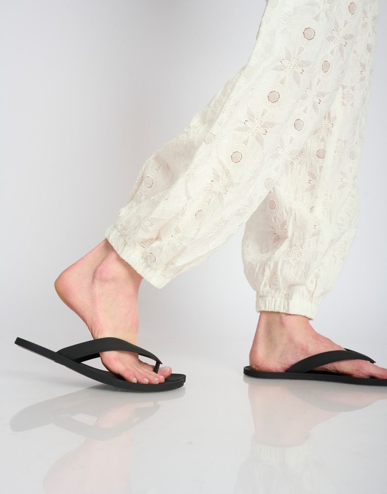 נעלי נשים - Jeffrey Campbell - כפכפי גומי ZORI - שחור2