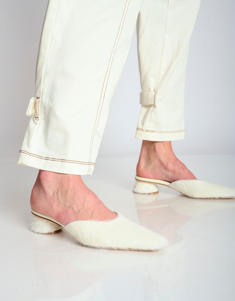 נעלי נשים - Jeffrey Campbell - כפכפי פרווה MOLLY - לבן2