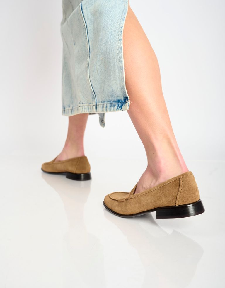 נעלי נשים - Jeffrey Campbell - מוקסינים מזמש SMARTY - חום בהיר4